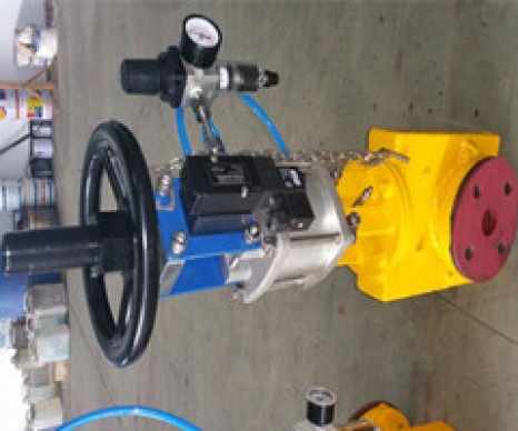 氣缸式氣動管夾閥（帶手輪型）