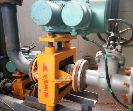 電動裸式管夾閥使用現(xiàn)場